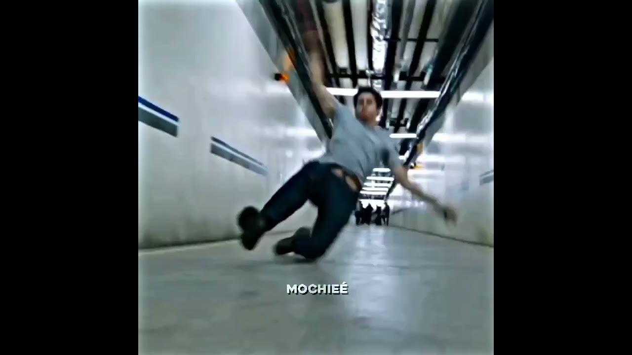 Dylan O'Brien's Maze Runner Moment 😃