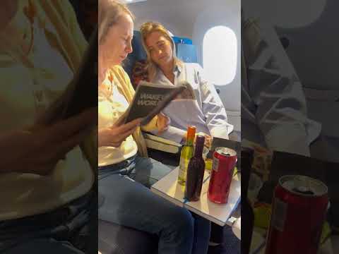 A sign to recline | KLM