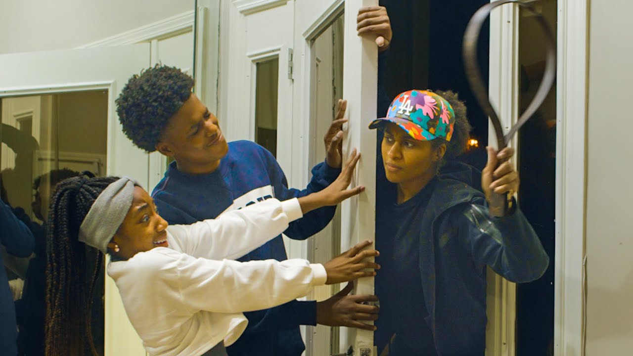 Don't Let Anyone Into My House! 🏠 | S2E3