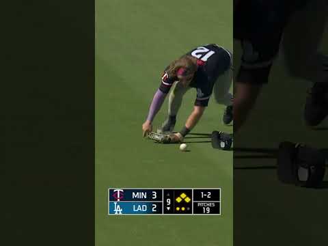 Freddie Freeman walks it off for the Dodgers!