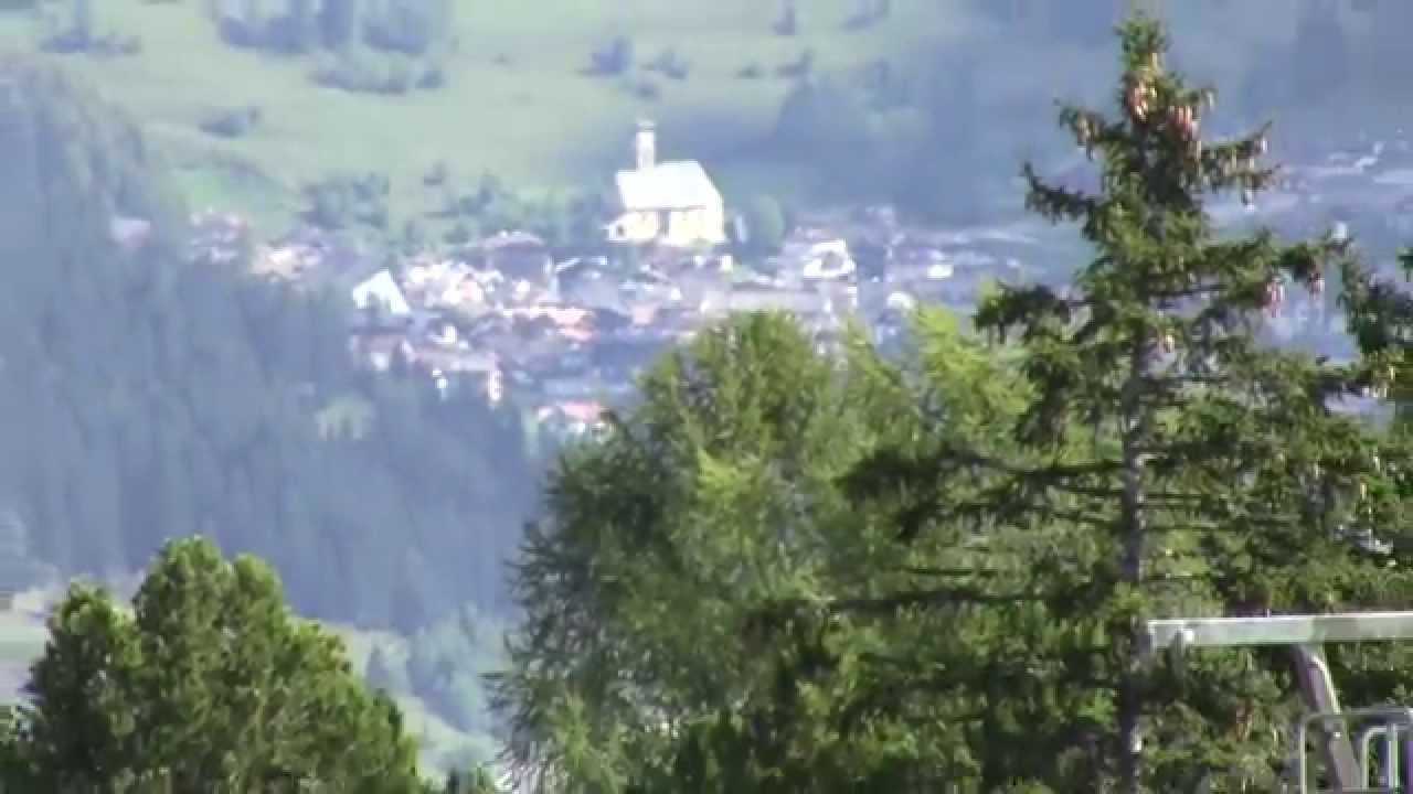 Vista di Campitello di Fassa dal Ciampedie 🏞️