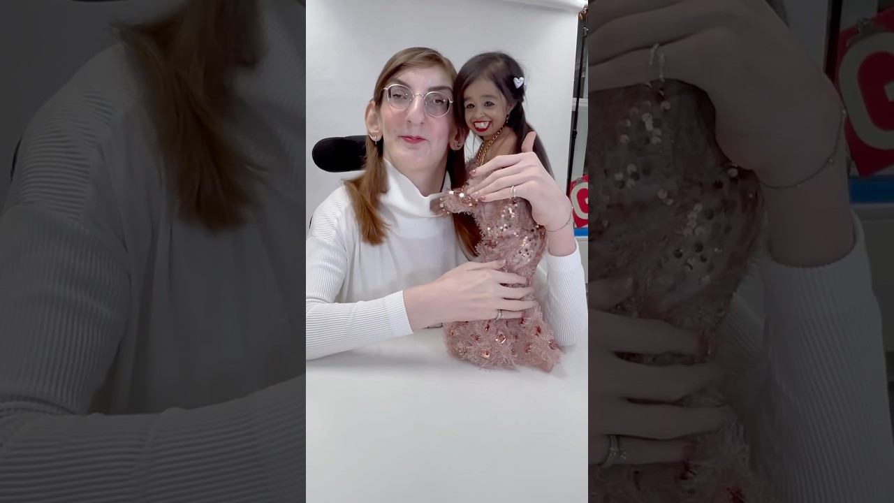 Incredible First Meeting of the Tallest and Shortest Women! 🥰