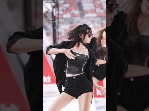 폭발적 반응 이건 첫번째 레슨 #정희정 KT 위즈 #치어리더