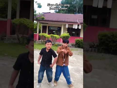 Kalian mau jadi pacar faruk apa Gibran nih?komen#aldofitmandiraofficial #faruk #gibran #vidioshorts