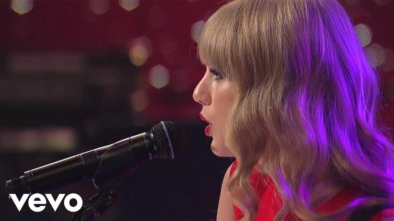 Taylor Swift Live in NYC: Watch 'Red' Performance 🎤