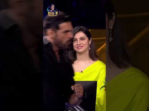 एक्शन सीन में कैमरा तोड़ दिया 😯📷 #JohnAbraham #Kbc #AmitabhBachchan #KaunBanegaCrorepati #Shorts