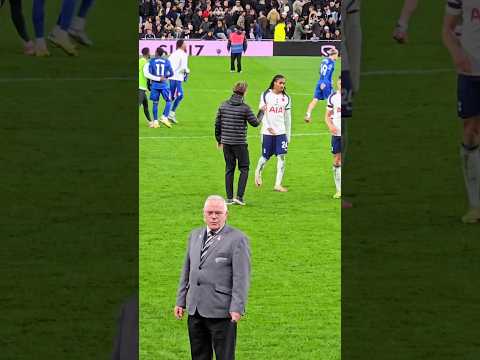 SPENCE AND VAN DE VEN BLANK THOMAS FRANK AT FINAL WHISTLE: SPURS FAN BOO: Tottenham 0-1 Chelsea