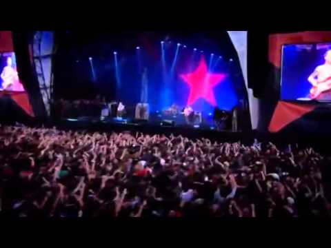 Rage Against The Machine - Bombtrack (Live 2010 London)