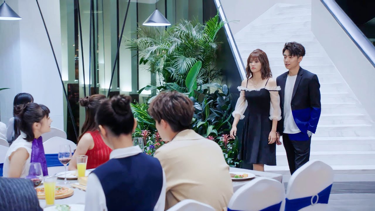 Husband Brings Mistress to Banquet, Wife Surprises All! 🎉