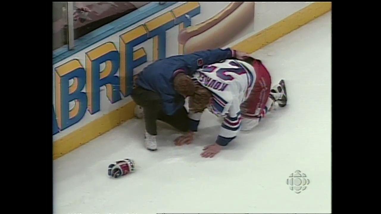 1995: Kovalev Fakes Injury, Costs Nordiques a Win 🏒
