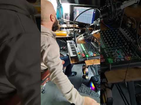 Cave #techno #dj #electronicmusic #technomusic #clubbing #acidtechno #acidhouse #musicatechno #music