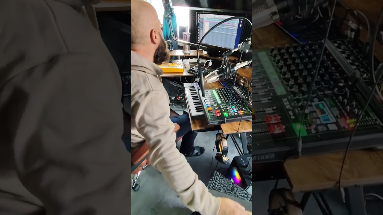 Experience the Ultimate Techno & Acid House Night 🎶