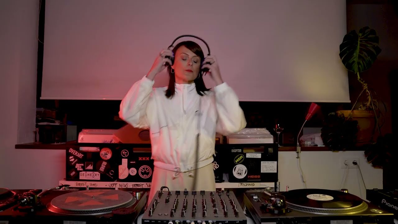 Detroit Techno Vinyl Mix by Anika Kunst ๐ถ