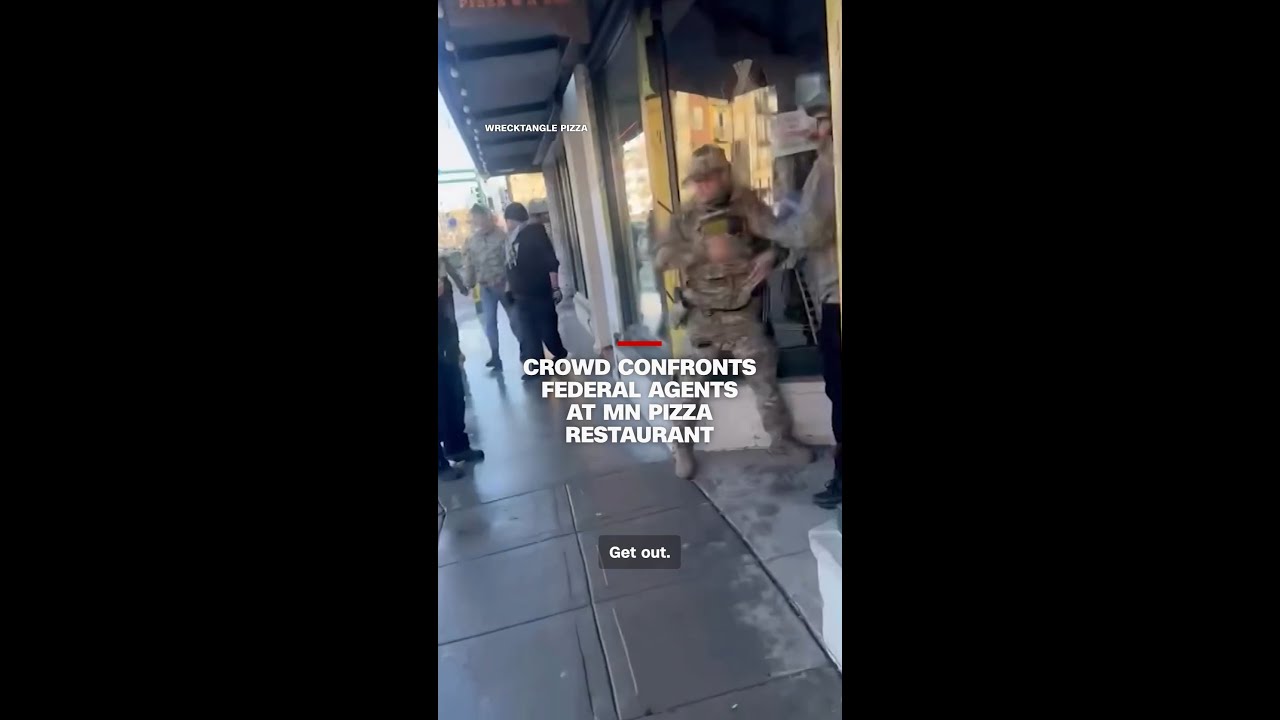 Crowd confronts federal agents at MN pizza restaurant