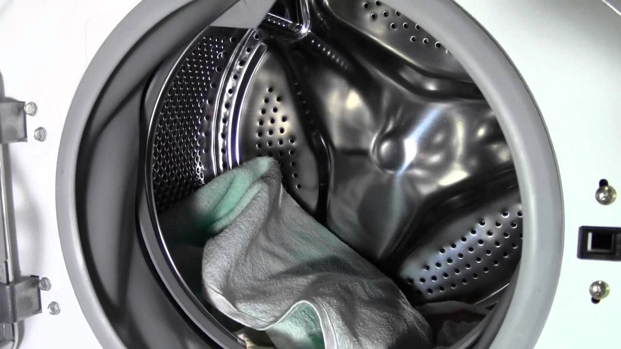 Lavatrici Zanussi e Ariston: centrifuga ad oblò aperto