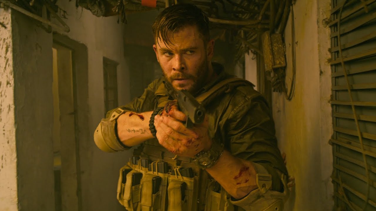 Intense One-Shot Gun Fight Scene from Extraction (2020) 🔫