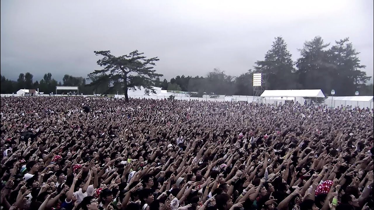 RADWIMPS - セプテンバーさん [Official Live Video from "RADWIMPS 野外LIVE 2013「青とメメメ」"]