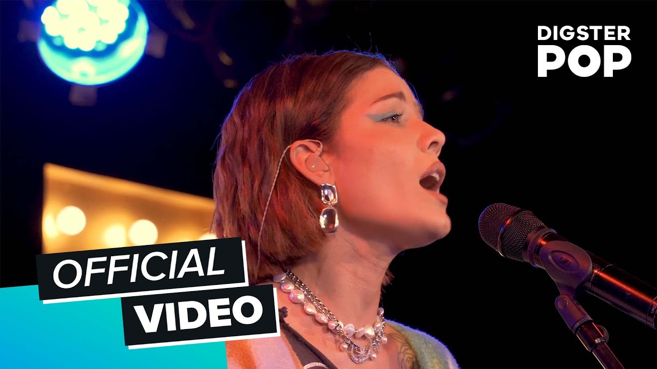 Halsey Live Performance of 'Without Me' 🎤