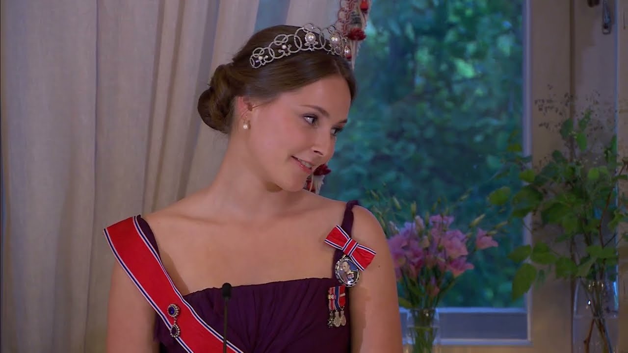 Prinsesse Ingrid Alexandras 18-årstale under gallamiddagen på Slottet 🎉
