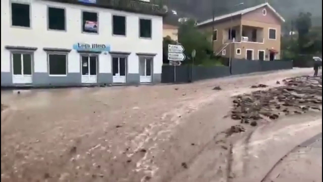 Tempestade com Chuva Forte em Ponta Delgada, Portugal