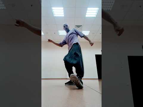 Искорки 5 Утра Давай сбежим #shuffledance #dance #танцы #youtubeshorts #shortvideo #music #тренды