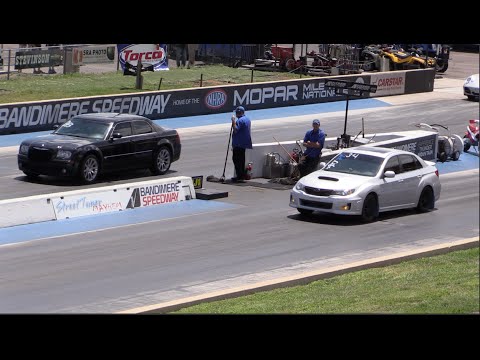 Chrysler 300 SRT8 vs Subaru WRX π