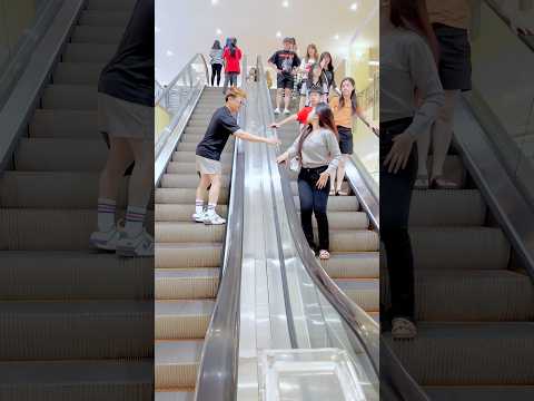 Trik di kejar cewek cantik #prank #funny