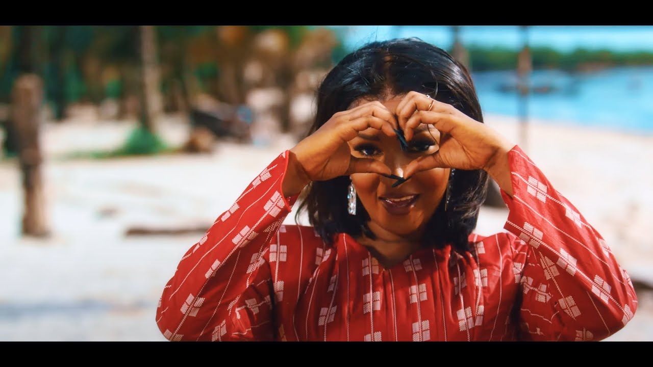 La GuinĂ©e Notre Paradis đ¶ â Clip Officiel pour CĂ©lĂ©brer la BeautĂ© de la GuinĂ©e