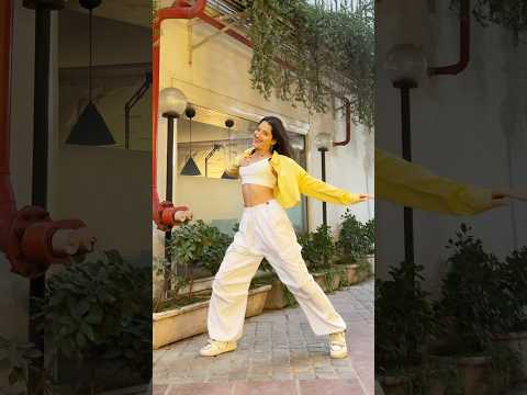 Dilli wali girlfriend? 🫣💛 | Kanishtha Sharma | #dance #viraldance #bollywood