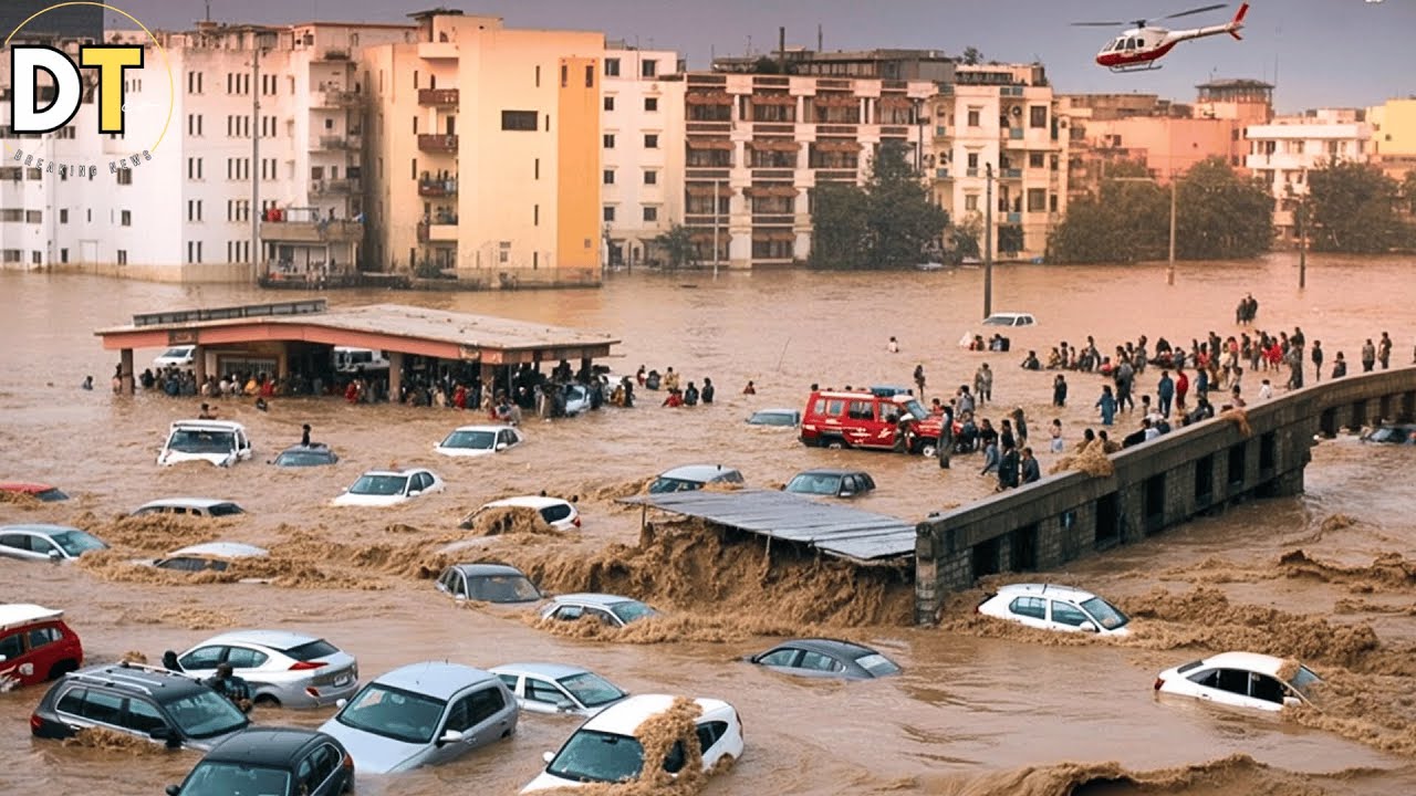 Flash Floods Paralyze Karachi, Streets Turn to Lakes 🌧️