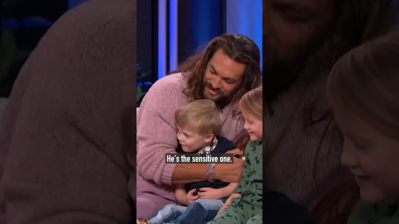 Aquaman's Bathroom Secrets Revealed! 🚿