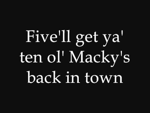 Bobby Darin - Mack the Knife (Lyrics & Video) 🎶