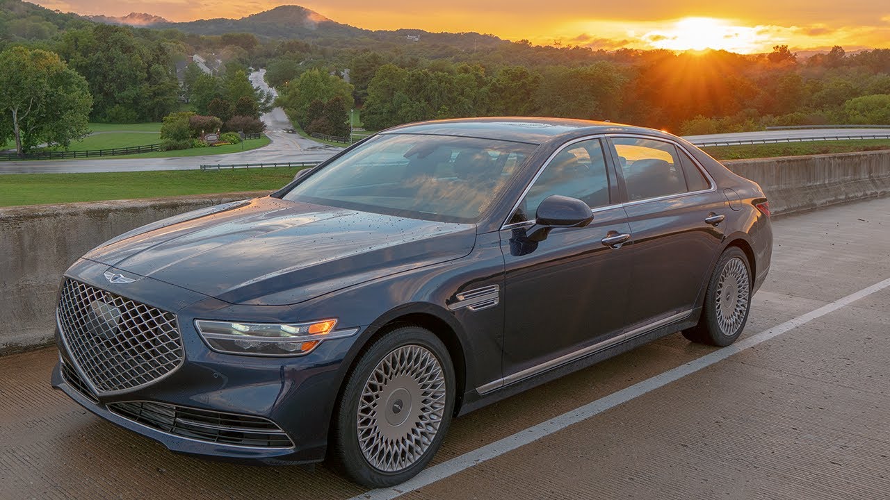 2020 Genesis G90 Premium Full HD Review 🚗