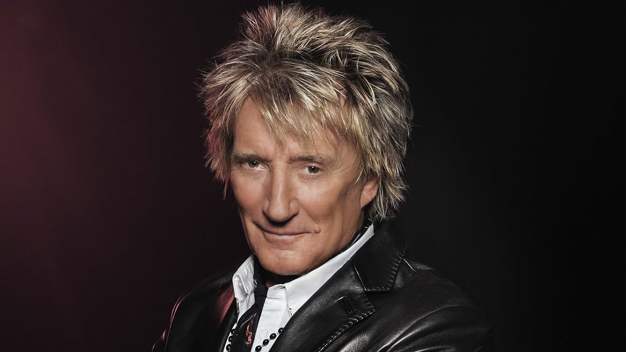 Rod Stewart Performs 'You're In My Heart' in Toronto 🎤
