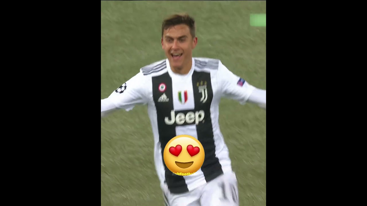 Dybala's Surprised Reaction to Ronaldo's Move 😲