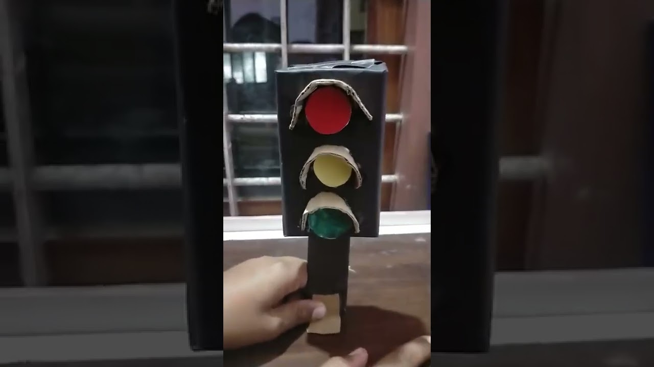Create a Paper Traffic Light 🛑