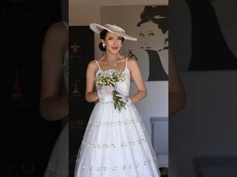 My dress from @theprettydress 🤍🕊️ #fashion #elegant #style #retro #vintage