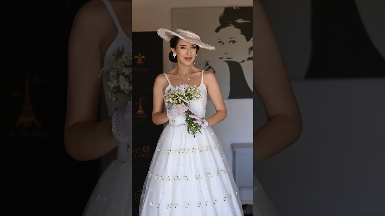 Elegant Vintage Dress from @theprettydress 🤍