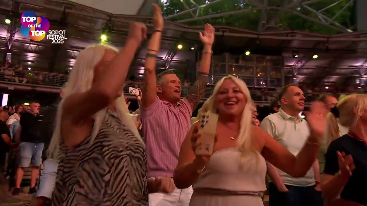 Helena Vondráčková Performs 'Malovaný Džbánek' at Top of the Top Sopot Festival 2025 🎶