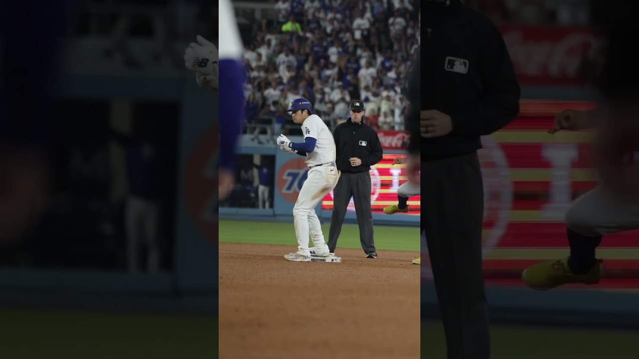 Shohei Ohtani Responds to Crowd with Epic Play in NLCS! ⚾