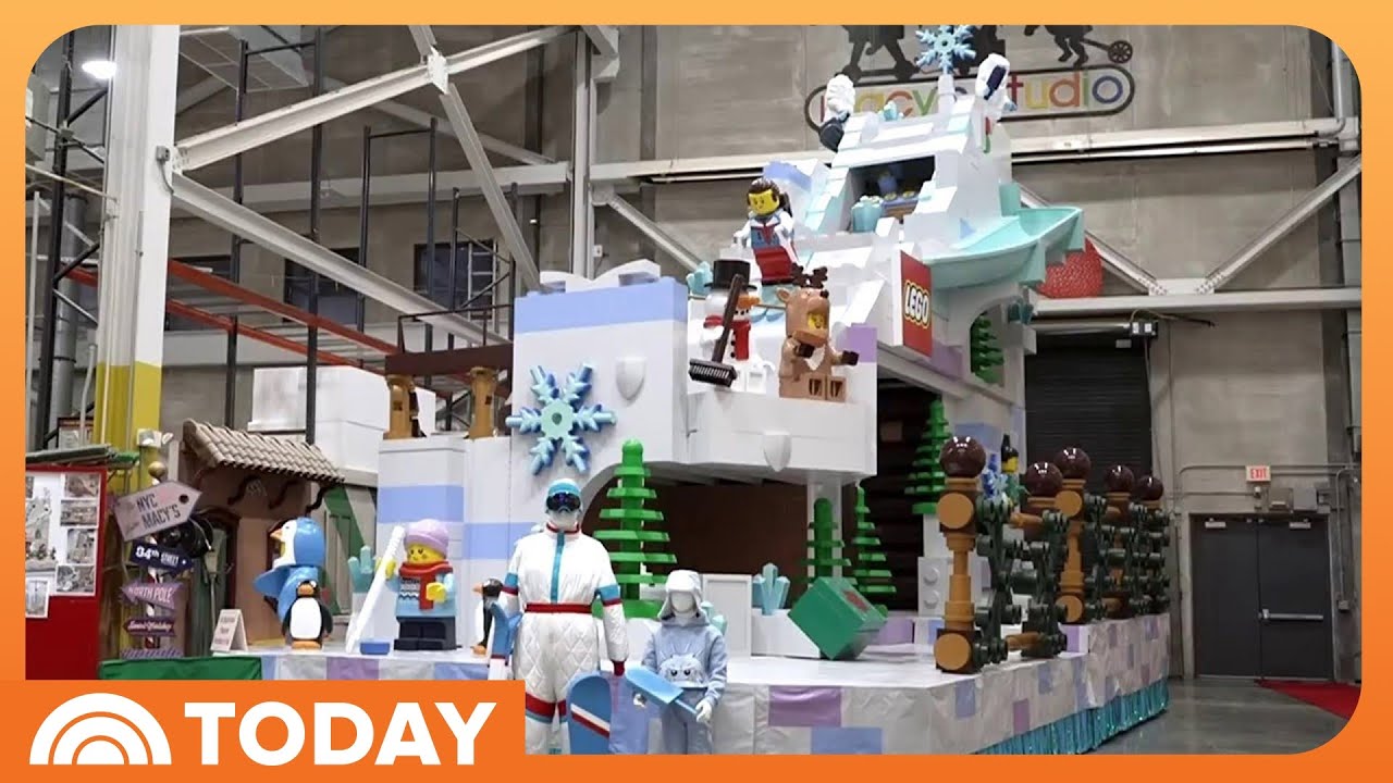 New LEGO Macy’s Parade Float Unveiled 🎉