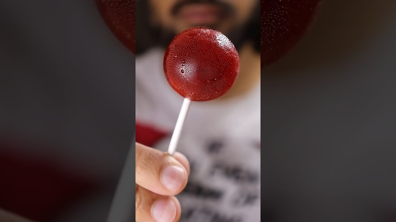 Easy Homemade Strawberry Lollipops 🍓