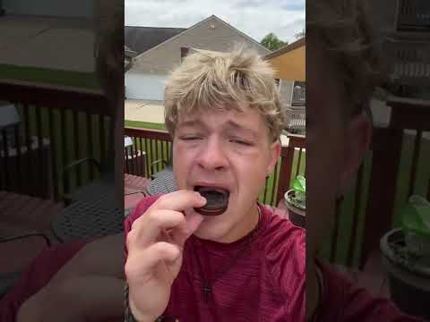 Trying spooky Oreos! 😳 #shorts #halloween #foodtest