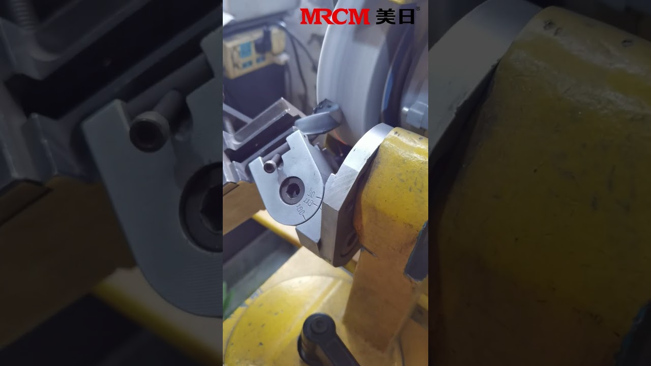 Universal Grinding Machine MR-60A