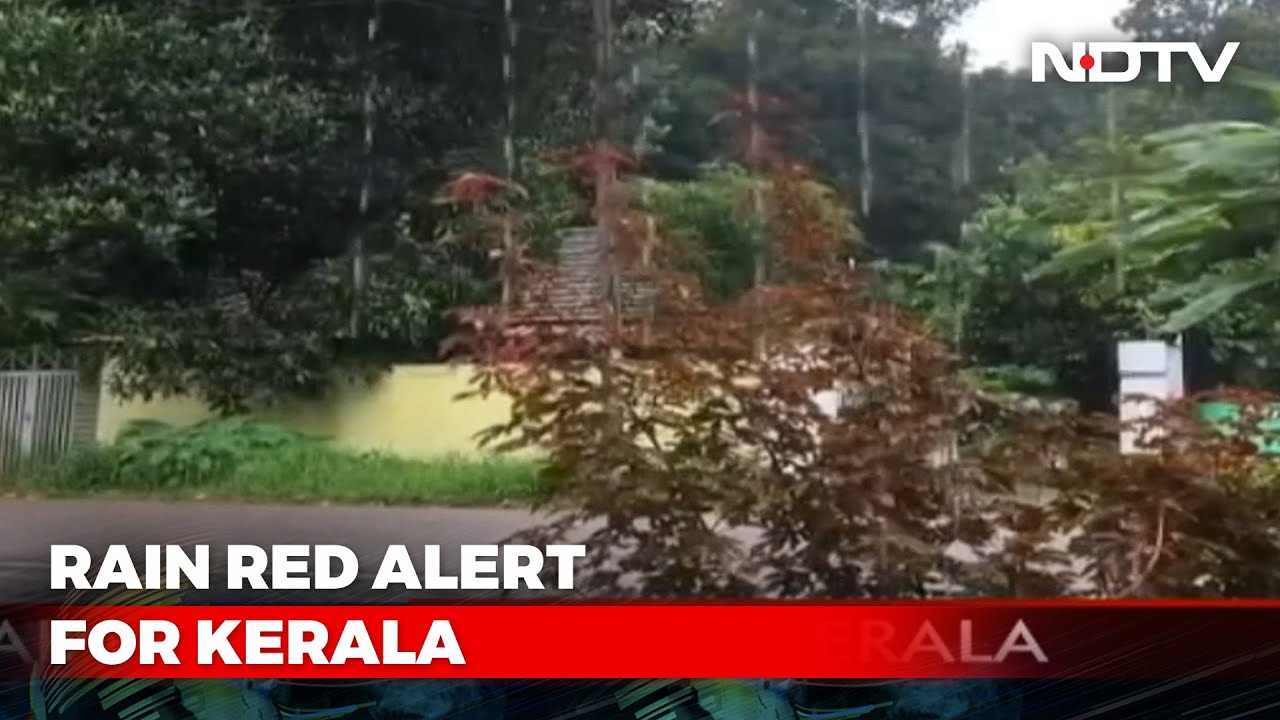 Heavy Rain In Kerala, Red Alert Issued In 10 Districts