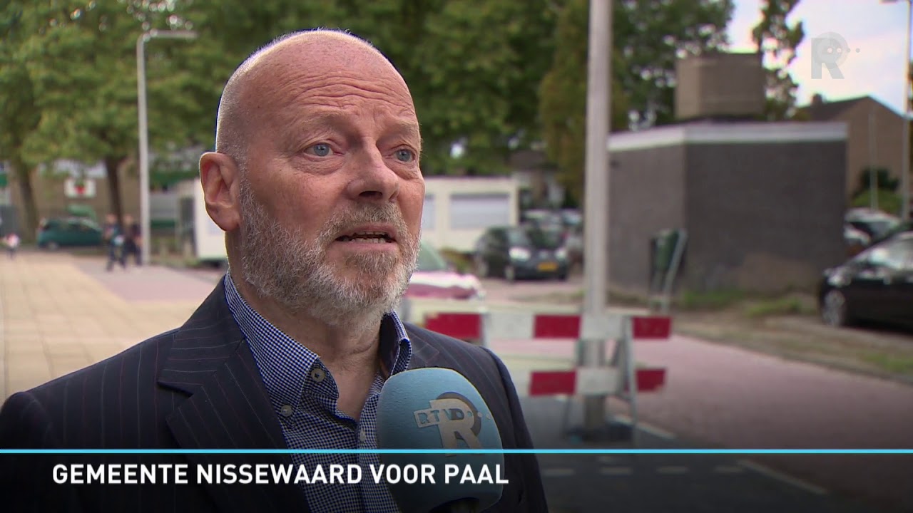 Gemeente Nissewaard Verplaatst Lantaarnpaal bij Winkelcentrum Sterrenhof 🚗