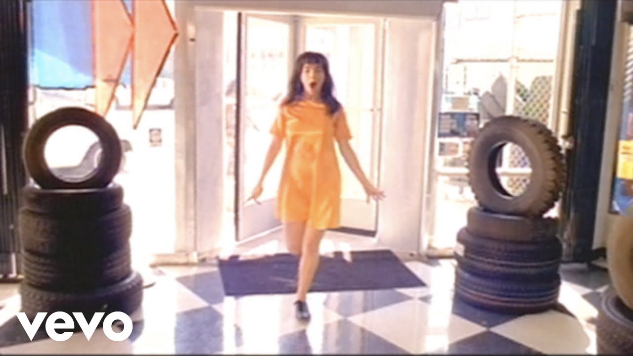 Björk - It's Oh So Quiet 🎶