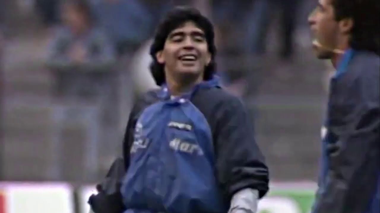 Maradona's Legendary Moments: Dancing Through the Game ⚽