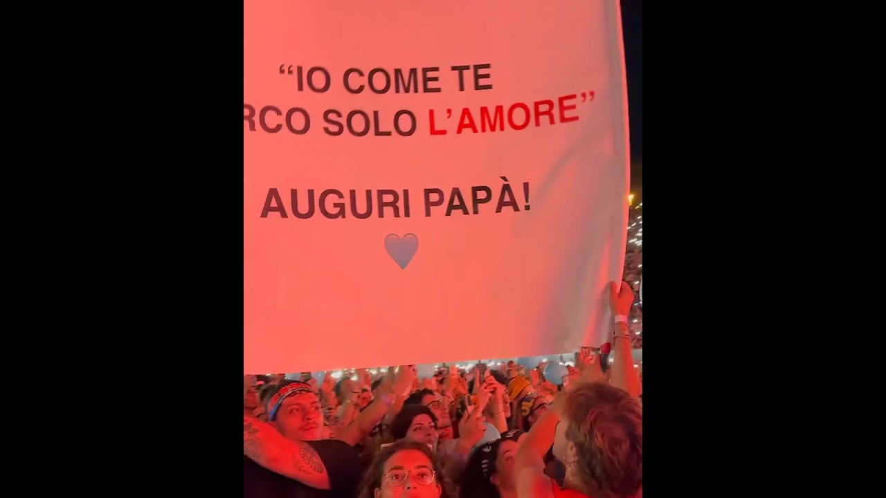 AUGURI PAPÀ 💙 #ultimo #ultimopeterpan #musica #live #ultimostadi2024 #music #concert #perte #show