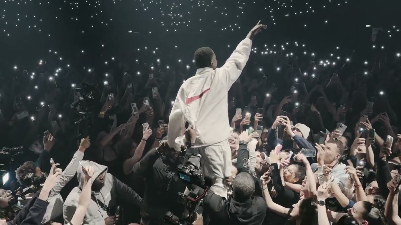 Jungeli - Petit Génie en live au Zénith Paris 🎶